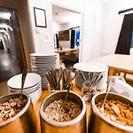 Gjestehuset 102 - Your Away From Home! Hostel *