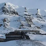 Gjestehuset 102 - Your Away From Home! Hostel Longyearbyen