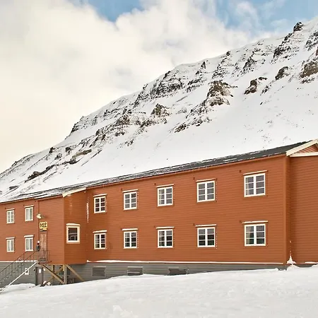 Gjestehuset 102 *