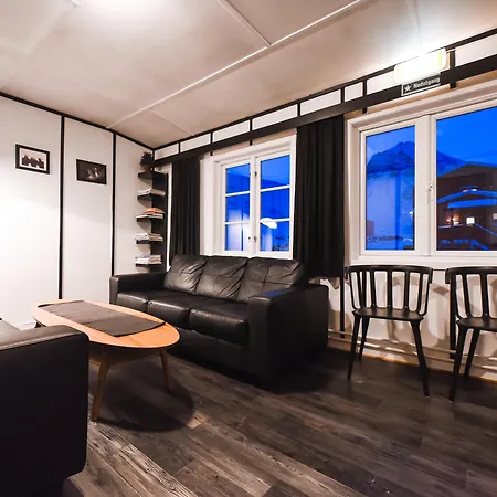 Gjestehuset 102 - Your Away From Home! * Лонгйир