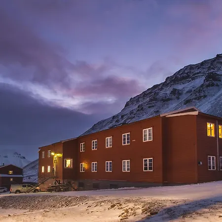 Gjestehuset 102 *