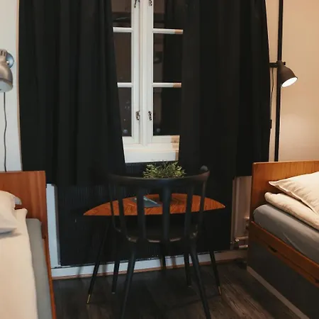 Gjestehuset 102 - Your Away From Home! * لونغياربين