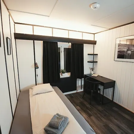 Gjestehuset 102 *