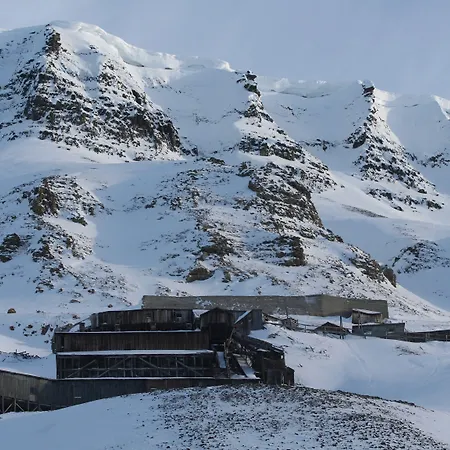 Gjestehuset 102 - Your Away From Home! Albergue Longyearbyen