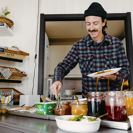 Gjestehuset 102 - Your Away From Home! Хостел Лонгйир