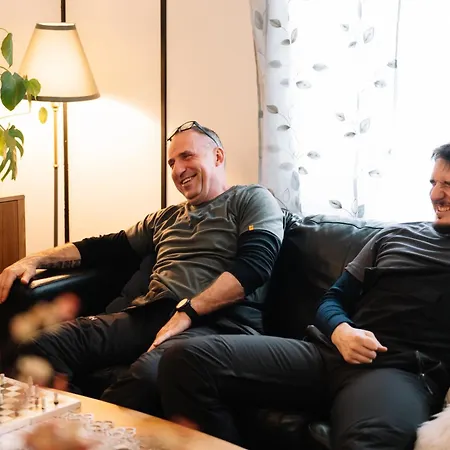 Gjestehuset 102 - Your Away From Home!