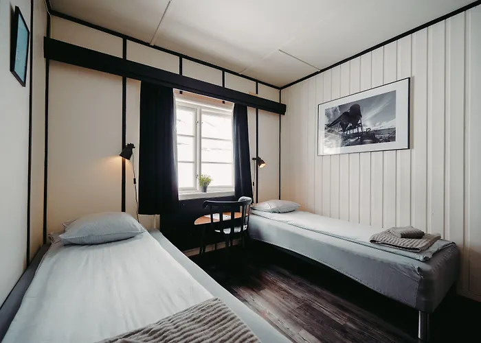 Gjestehuset 102 - Your Away From Home! Vandrerhjem *