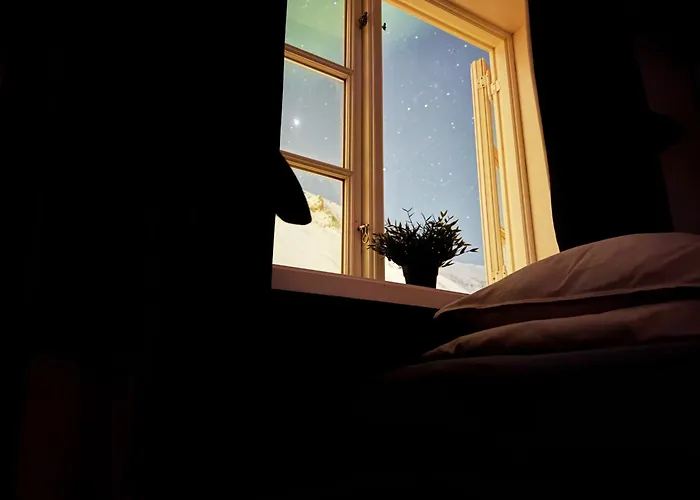 Gjestehuset 102 - Your Away From Home! بيت شباب